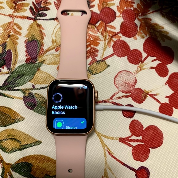 Apple watches SE. rose gold. Not shown in picture is box and extra band.